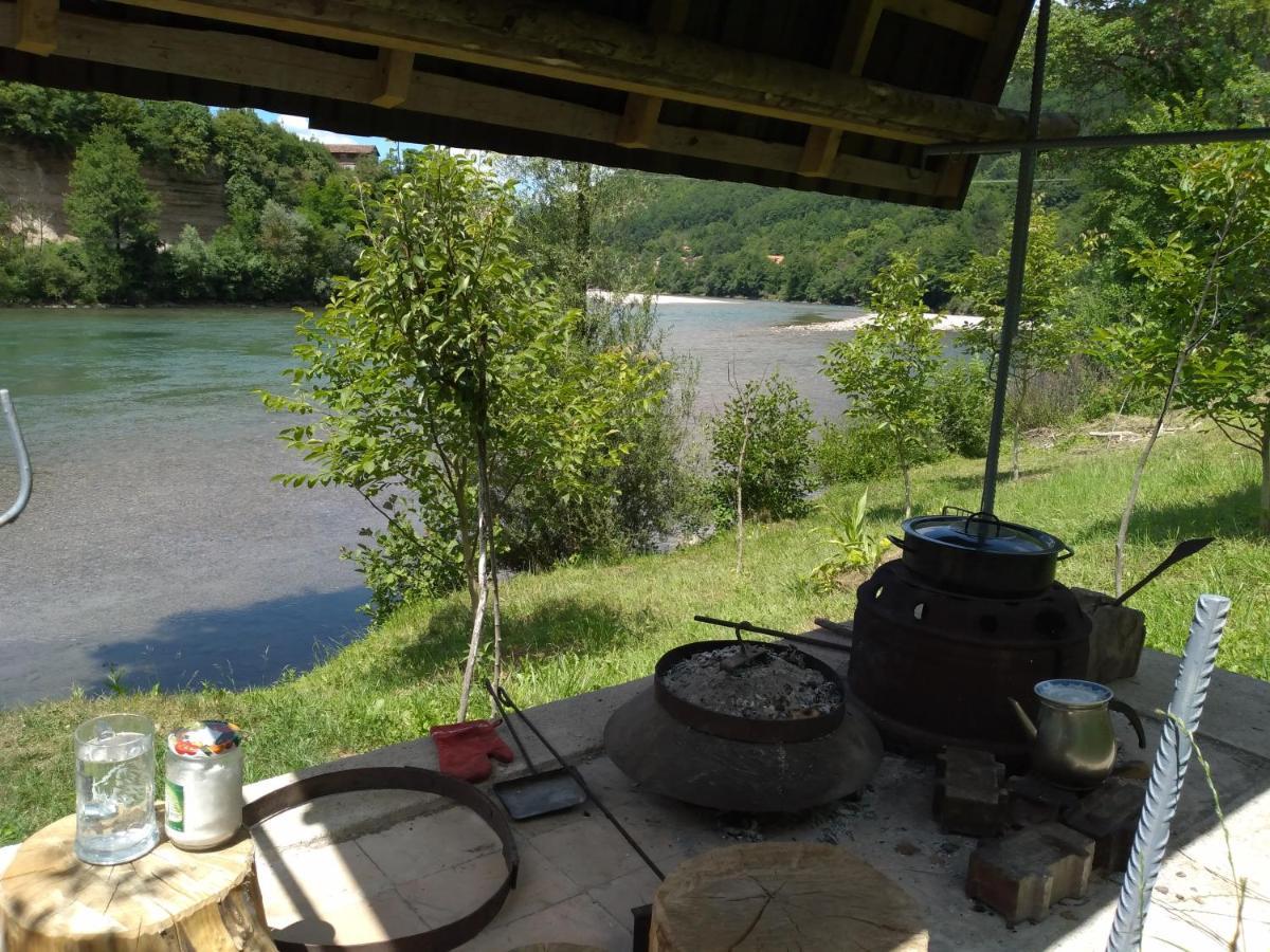 Vikendica Pored Drine Foca Handici 外观 照片