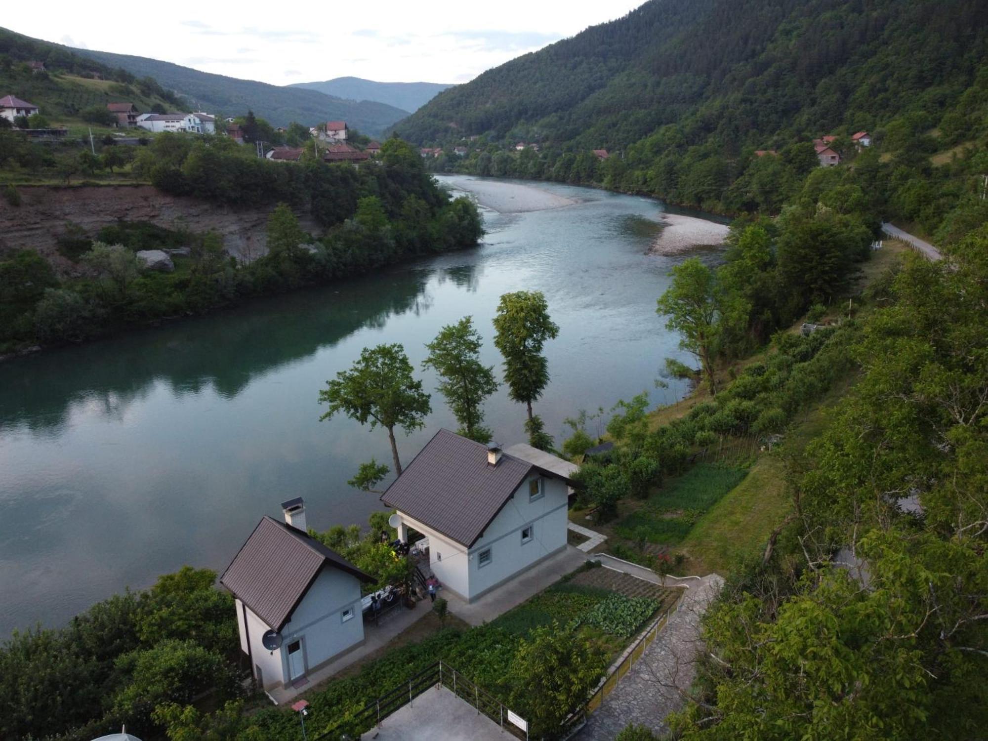 Vikendica Pored Drine Foca Handici 外观 照片